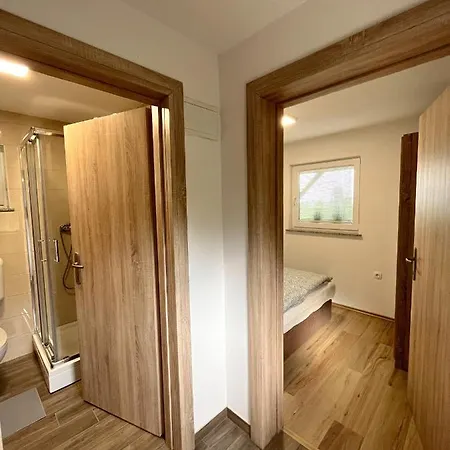 House Tomajna Hébergement de vacances