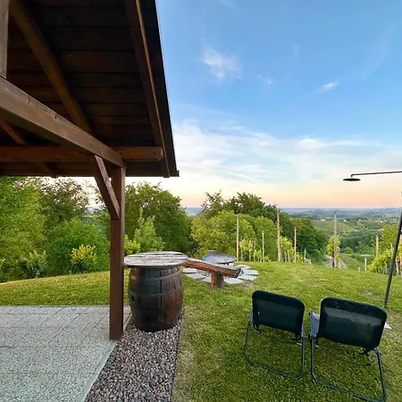 House Tomajna Hébergement de vacances