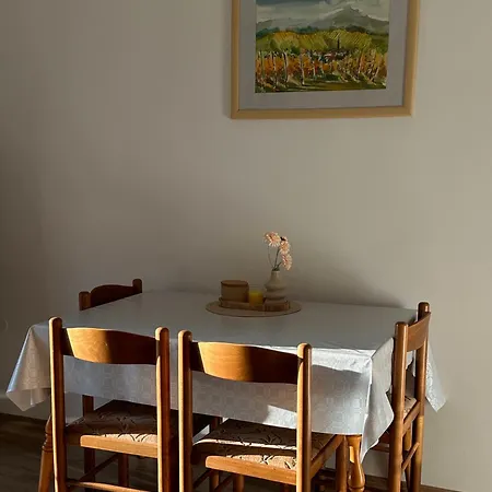 Tomajna Vineyard בית נופש