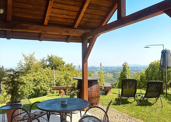 House Tomajna Ferienhaus