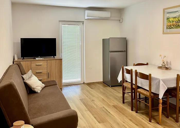 House Tomajna Ferienhaus *